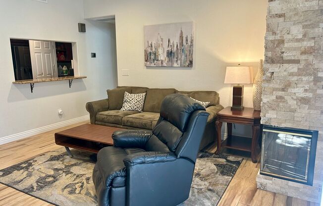 Modern and Convenient Condo Near Almaden Lake