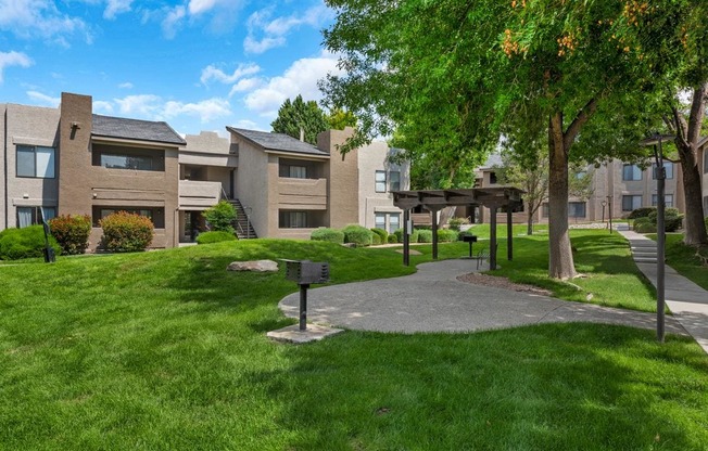 La Mirage Apartment Homes