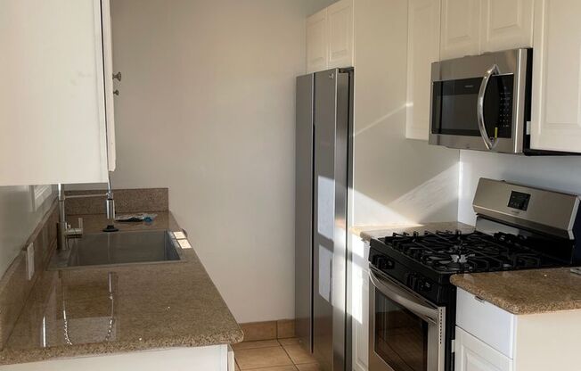 1 bed, 1 bath, $2,500, Unit 05