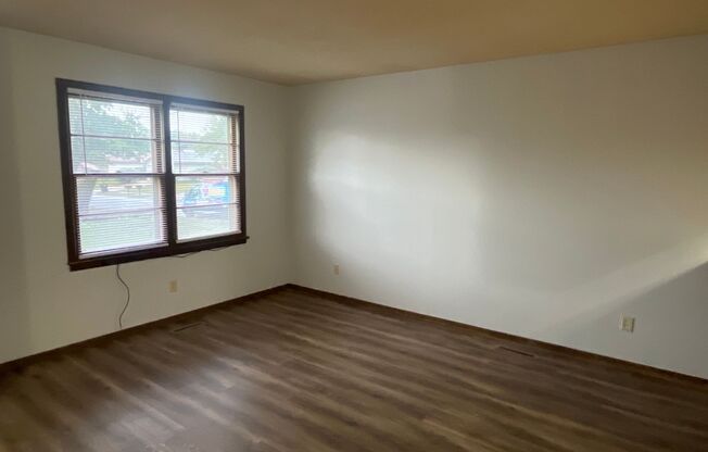 1051 S Lexington Ave