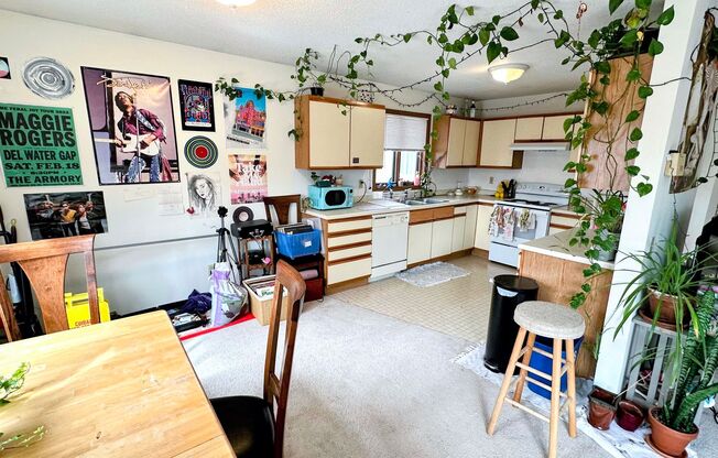 799-801 Weeks Ave SE