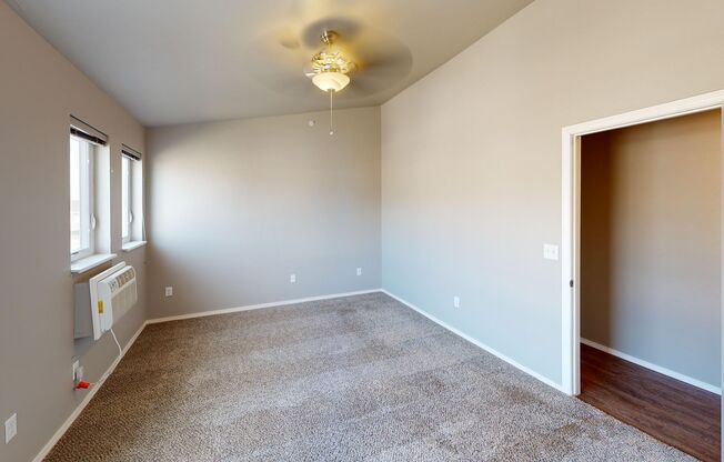1 bed, 1 bath, 843 sqft, $1,329, Unit 1281-06