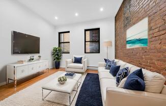 366 W 23 ST