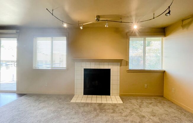 Spacious 2 Bed in Beautiful Complex!