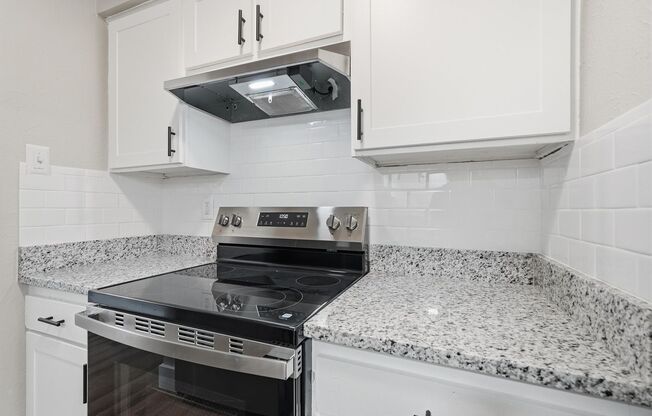 1 bed, 1 bath, 658 sqft, $1,345, Unit 180
