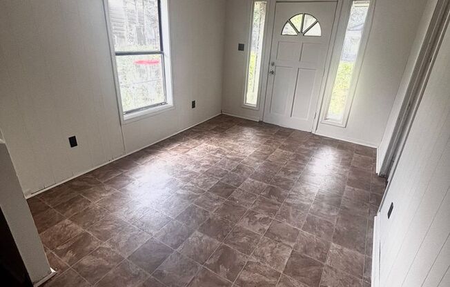 4 Bedroom Home In Lafayette!