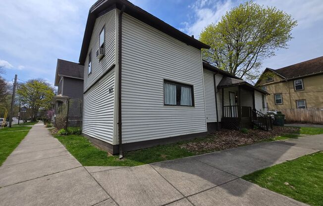 3 Bedroom 1 Bath  - Single Family Home!