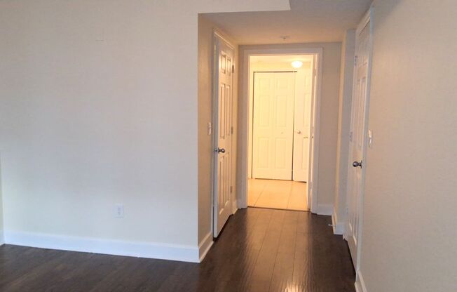 1 bed, 1 bath, $1,475, Unit # 3060