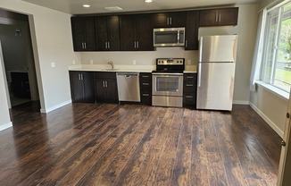 6807 6809 LAKEWOOD DR W
