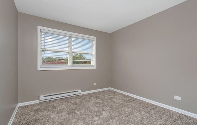 2 beds, 1 bath, 1,032 sqft, $1,750, Unit 33-25 Iron Gate