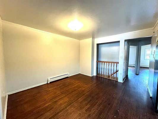 3 beds, 1 bath, 1,100 sqft, $3,400