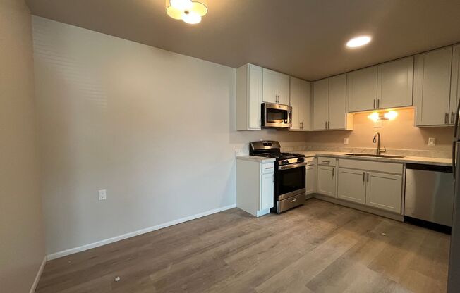 3 beds, 2 baths, $1,695, Unit 124