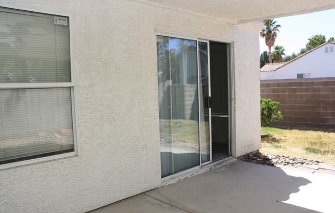 3 beds, 2 baths, $2,050