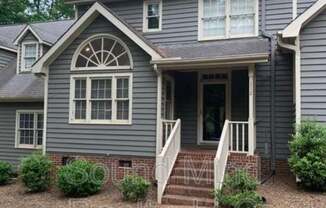 112 LOMOND LN
