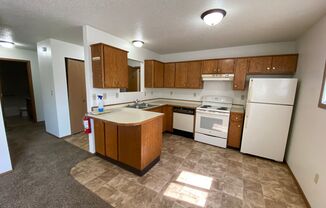 3 beds, 1 bath, 900 sqft, $995, Unit 03