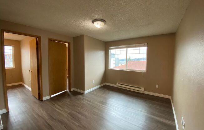 3 beds, 2 baths, 643 sqft, $2,550, Unit B402
