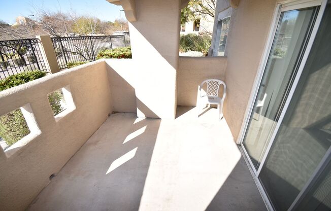 Beautiful 2 Bedroom, 2 Bath Condo in Summerlin