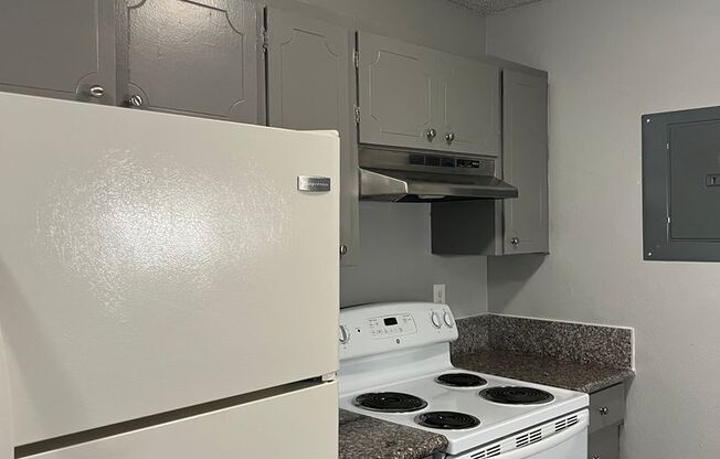 2 beds, 1 bath, 850 sqft, $1,495, Unit 05