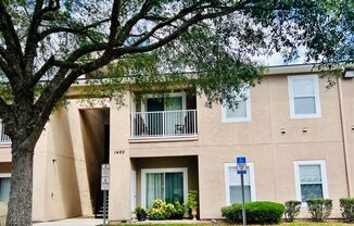 Large 2 bedroom 2 bath 2nd floor condo in Manotak Oaks.