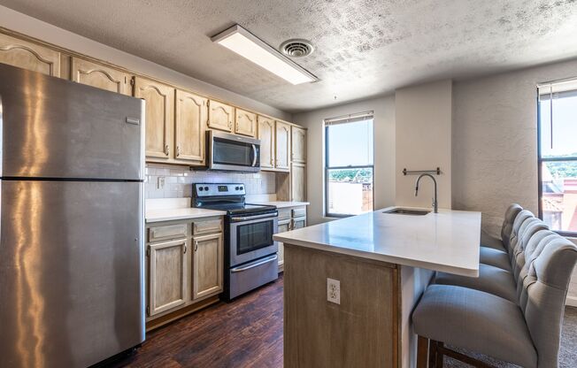 2322 E Carson Street