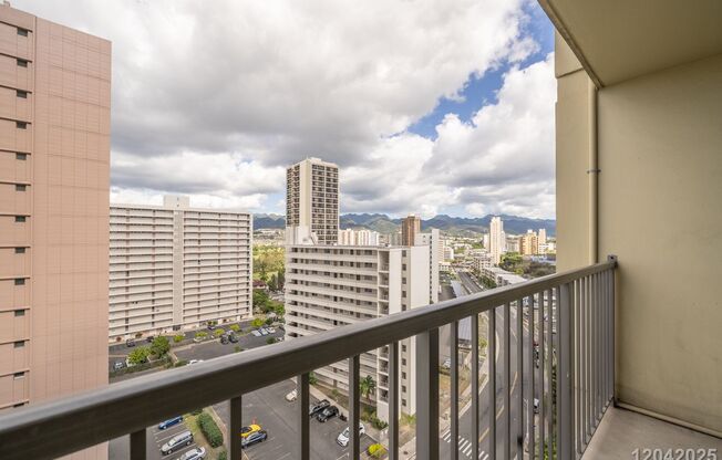 2 beds, 2 baths, $2,700, Unit #1403