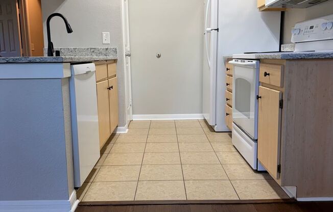 1 bed, 1 bath, $2,100, Unit # 722