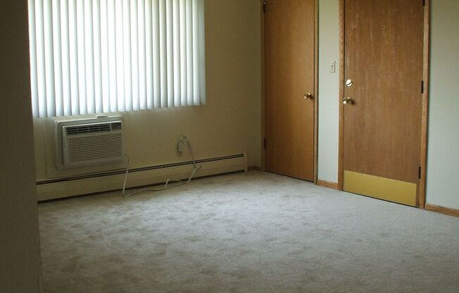 2 beds, 1 bath, 800 sqft, $1,159, Unit 799 - 4