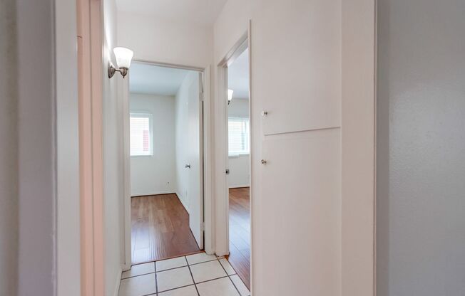 2 beds, 1 bath, 850 sqft, $2,450, Unit 10