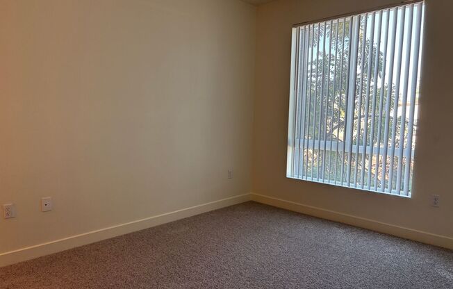 2 beds, 2 baths, 890 sqft, $2,450, Unit 212