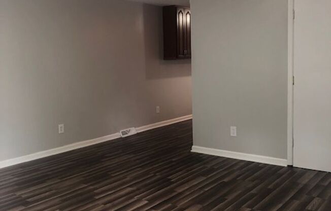 2 beds, 1 bath, $1,499