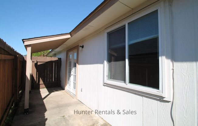 3 beds, 2 baths, $1,325