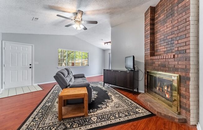 Charming 2-Bed, 2-Bath Rental: Your Cozy Retreat in Fayetteville Awaits!