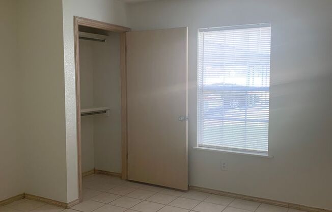 2 beds, 2 baths, 1,006 sqft, $875, Unit 62