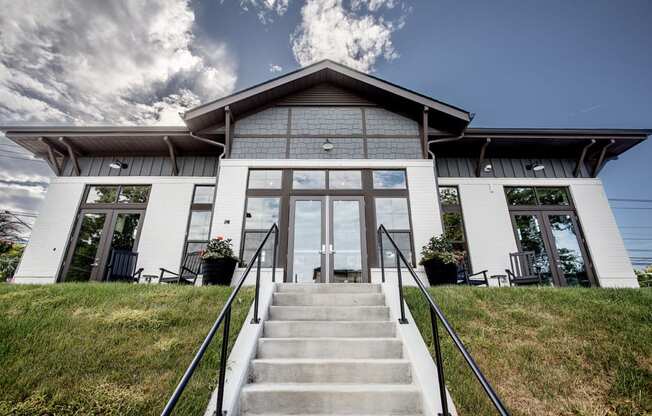 1 AND 2 BEDROOM APARTMENTS IN EAST NASHVILLE