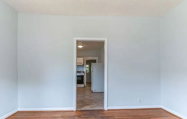 3bd/2ba in the Heart of Oakland City and Mere Minutes From Marta, I-20, and I-75/85!