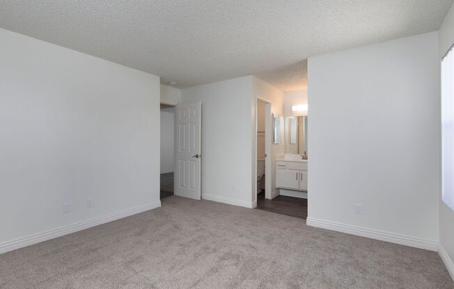 2 beds, 2 baths, $2,950, Unit 7524-A