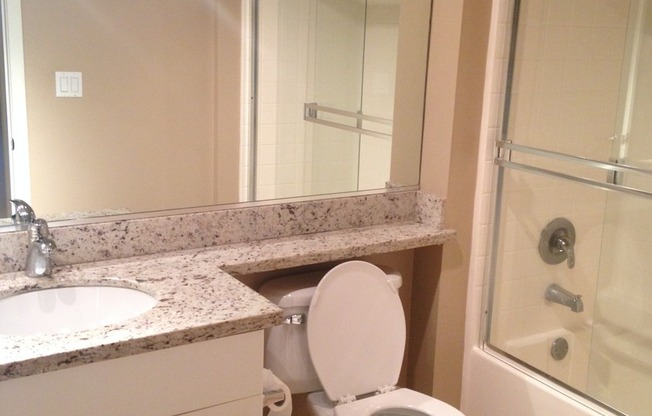 2 beds, 2 baths, 901 sqft, $3,695, Unit 204 P