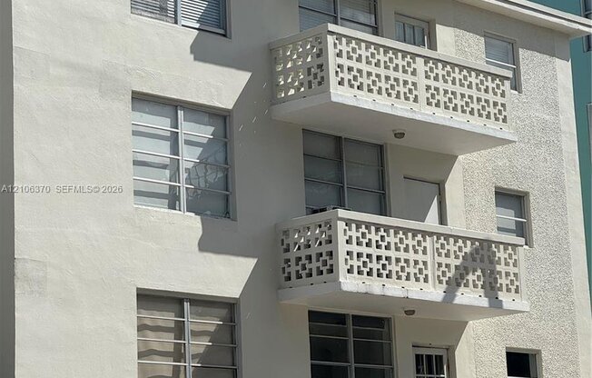 713 COLLINS ST