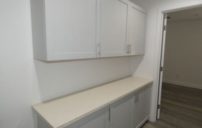 2 beds, 1.5 baths, $2,295, Unit 6