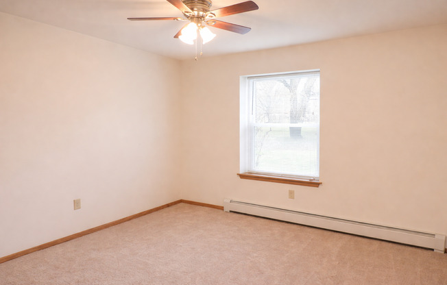 2 beds, 1 bath, 1,093 sqft, $1,354, Unit L205