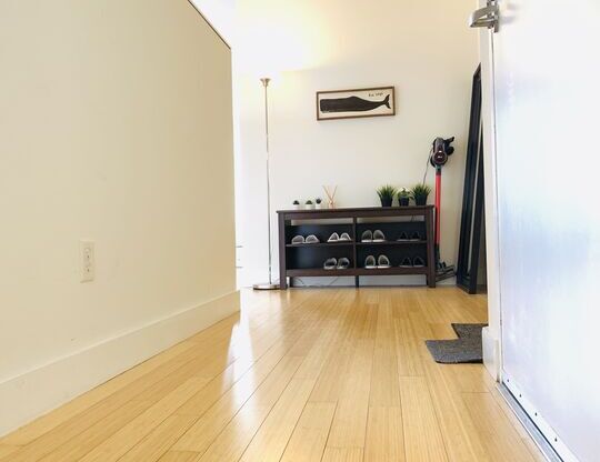 1 bed, 1 bath, 750 sqft, $2,600, Unit 2011