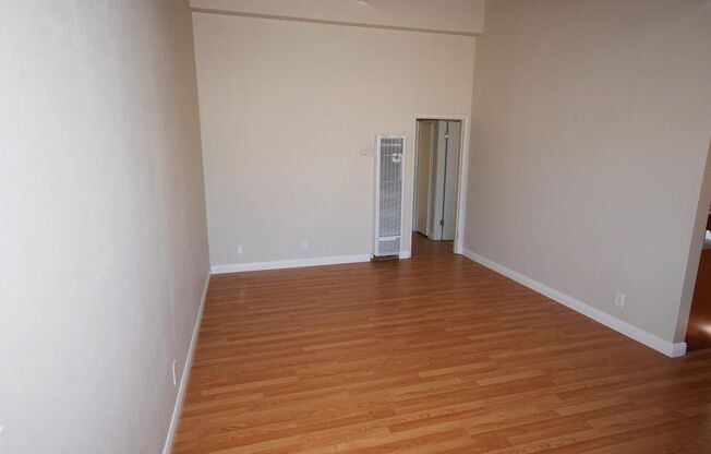 2 beds, 1 bath, $2,795