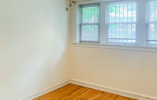 1 bed, 1 bath, 1,094 sqft, $1,595, Unit 5038-G