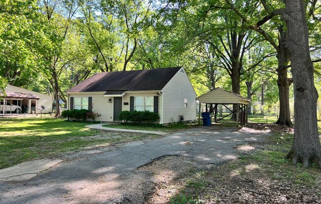 3 BD 1 BA home in Millington! Minutes from Navy Base