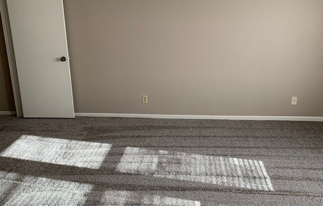 2 beds, 2 baths, 1,324 sqft, $1,289, Unit 042