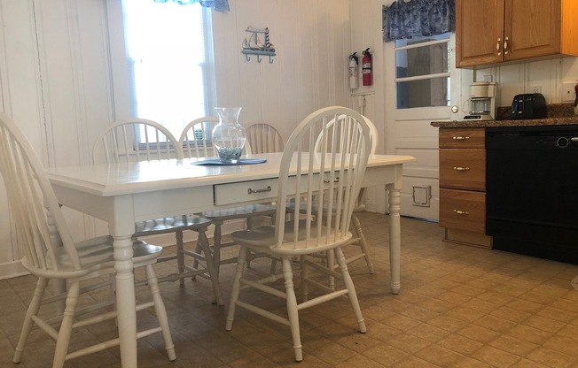 1300 Cypress Ave SN OA VR