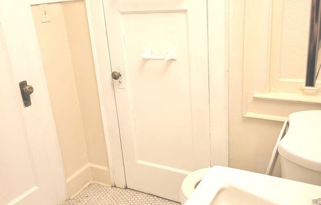 Studio, 1 bath, $775, Unit 305