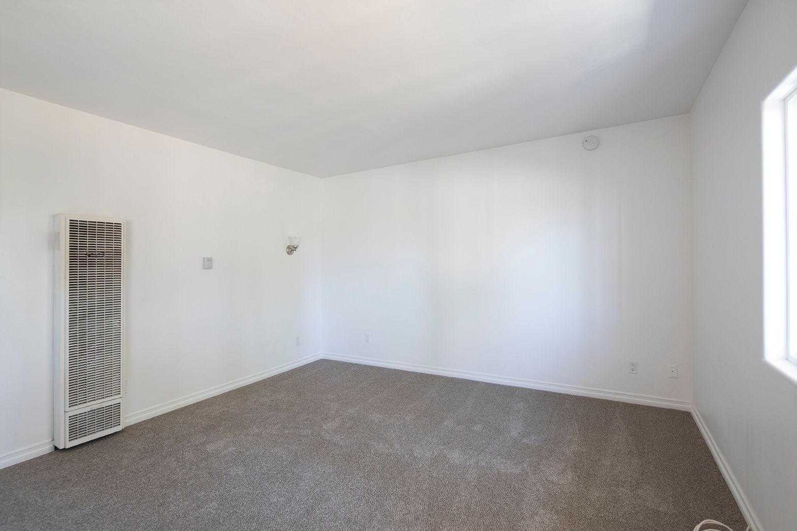 *OPEN HOUSE: 8/29 10AM-12PM* 1Br in Amazing Carlsbad Location