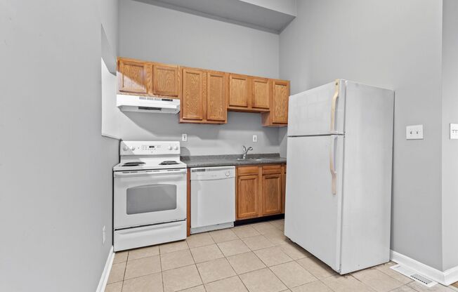 2 beds, 1 bath, 900 sqft, $1,050, Unit 1926 McCulloh - Unit 1