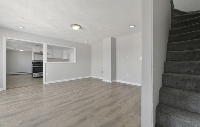 10 HOWELL CT